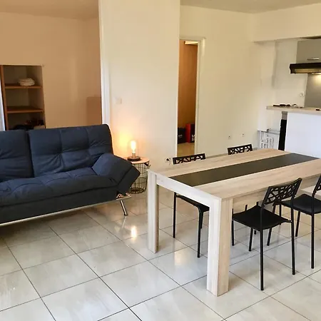 Sunny Flat Vacancy شقة أنتيب