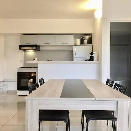 Апартаменты Sunny Flat Vacancy Антиб