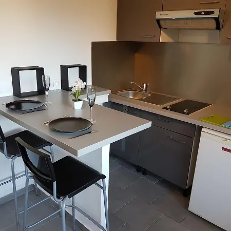 Sunny Flat Vacancy Апартаменты
